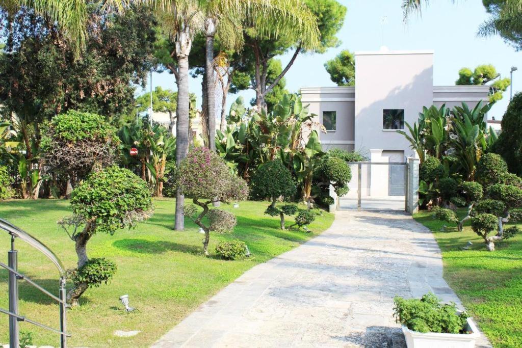 Colonna Rooms & Apartment Trani Kültér fotó